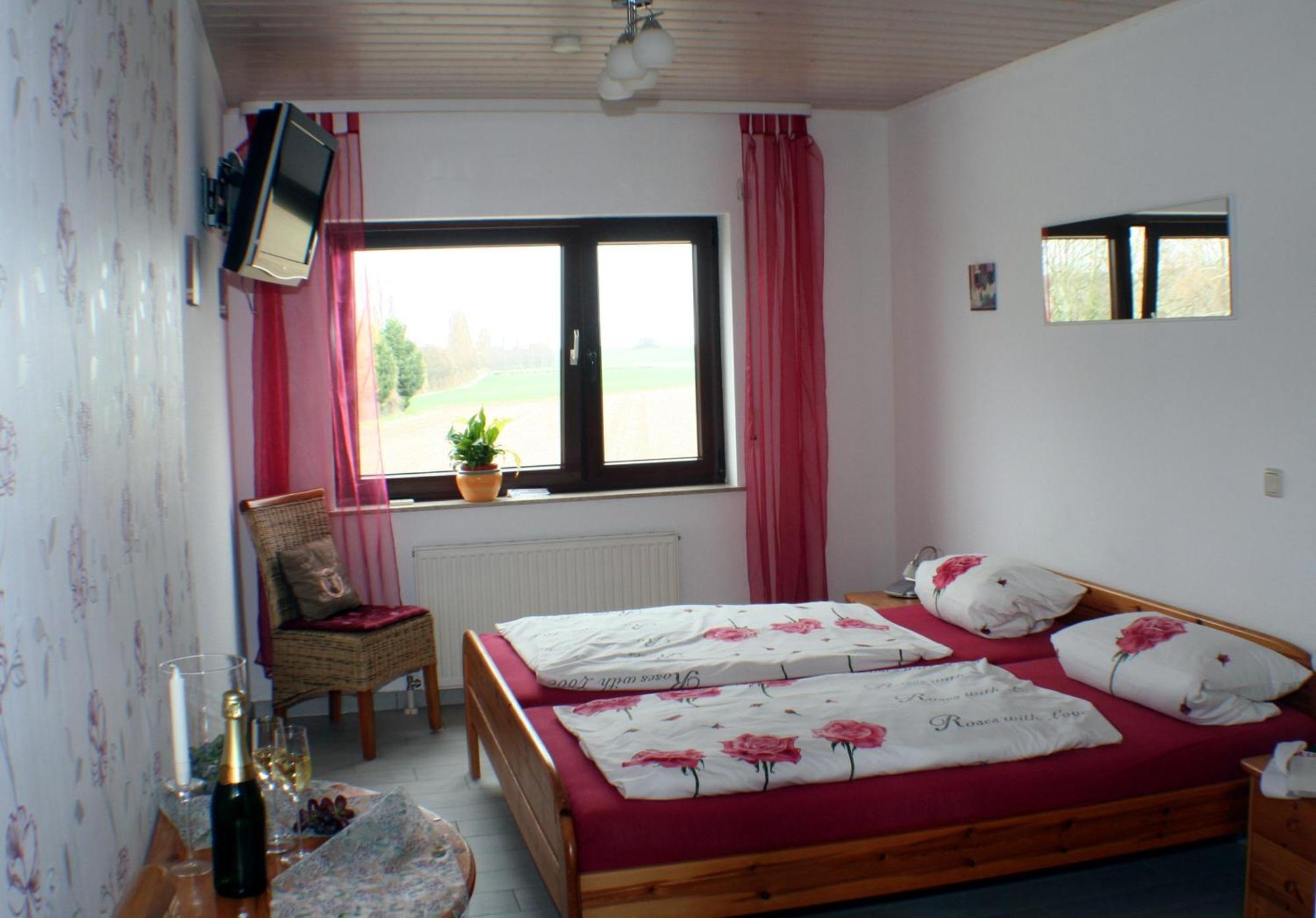 Pension Und Weingut Hirschhof Offenheim Buitenkant foto
