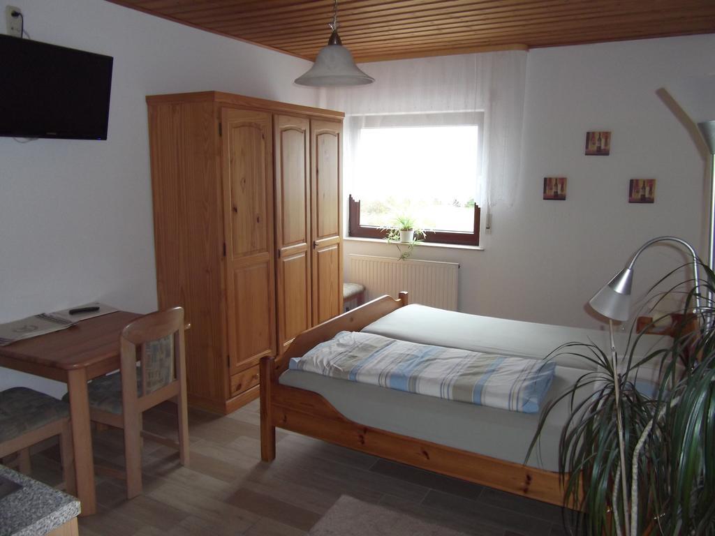 Pension Und Weingut Hirschhof Offenheim Buitenkant foto